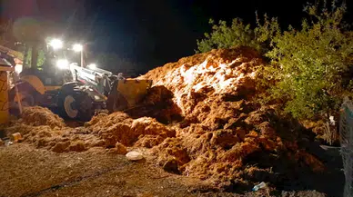 Edirne’de samanlık ve 800 saman balyası yandı