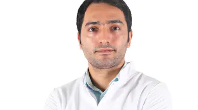 “Öğlen bilinçsiz güneşlenmek, lekelere davetiye çıkarıyor”