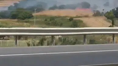 İstanbul- Silivri'de anız yangın: Alevler evlere yaklaşıyor