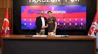 Trabzonspor'da yeni transfer Cihan Çanak için imza töreni düzenledi