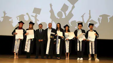 ERÜ İletişim Fakültesi 18’inci dönem mezunlarını verdi