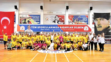 Veteranlar badminton şenliği başladı