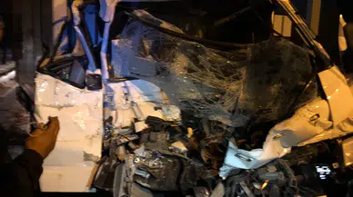 Bolu'da tırla çarpışan kamyonetin sürücüsü yaralandı