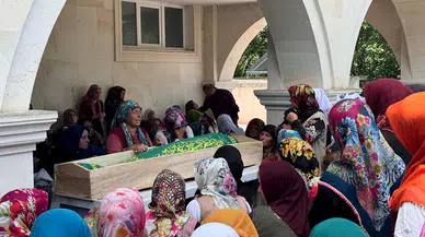 Oğlunun verdiği böbreğin nakledilmesinin ardından hayatını kaybeden babanın cenazesi defnedildi