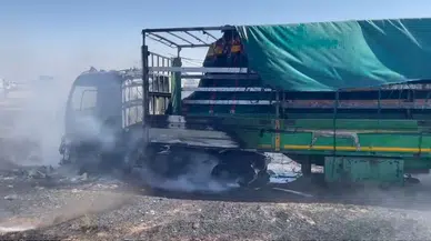 Mardin'de saman yüklü TIR, alev alev yandı 