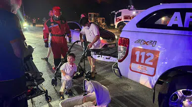 Selçuk'ta çıkan orman yangını Kuşadası'na da sıçradı/ Ek fotoğraflar