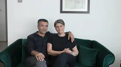 Kızlarının sınıf arkadaşına koruyucu aile oldular