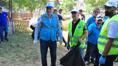 Başkan Balaban, her cumartesi doğa için çöp topluyor