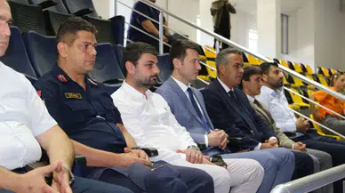 Arhavi Kapalı Spor Salonu'nda Gençler Sporla Buluştu: GSB Yaz Spor Okulları Açıldı