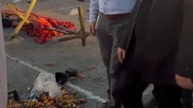 Belediye Başkanı pazarda yere atılan meyve sebze atıklarını görünce esnafları uyardı