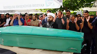 Maça giderken otomobilinin şarampole devrilmesiyle ölen antrenör toprağa verildi