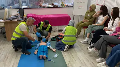 Trabzon'da Sağlık Personeline Özel Çocuklarda İleri Yaşam Desteği Eğitimi