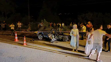 Düzce'de karşı şeride geçen beton mikseri, çarptığı otomobili hurdaya çevirdi: 1 ölü, 1 yaralı