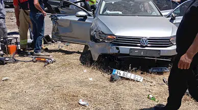 Mardin’de TIR ile otomobil çarpıştı: 1'i ağır, 6 yaralı