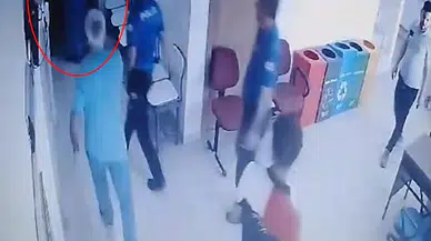 Elazığ'da hasta yakını, ilaç yazmayan doktoru darbetti