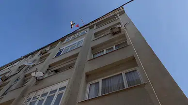 İstanbul - Küçükçekmece'de çöken binanın bulunduğu cadde trafiğe açıldı 