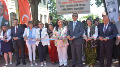 Akçakoca Halk Eğitim Merkezi kursiyerleri yıl sonu sergisi açtı
