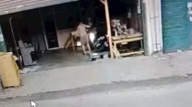 Tornacının, komşusunun iş yerini kundakladığı anlar kamerada 