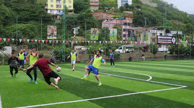 Akçaabat Belediyesi'nin Düzenlediği Kurumlar Arası Futbol Turnuvasında Çeyrek Final Heyecanı Dorukta