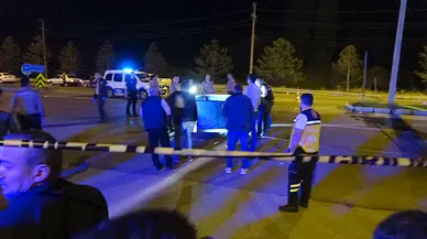 Otomobilin çarptığı motosikletteki 2 kişi öldü