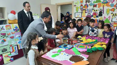 Mutlu İlkokulu'ndan Renkli Bir Sergi: Öğrencilerin Sanat Dolu Dünyası