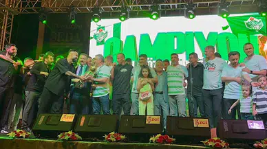 Iğdır Futbol Kulübü'nün 1'inci Lig'e yükselmesi şehirde coşkuyla kutlandı