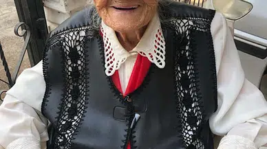 Atatürk'ün tavsiyesiyle öğretmen olan Sabiha Özar, 108 yaşında yaşamını yitirdi/ Ek Fotoğraf