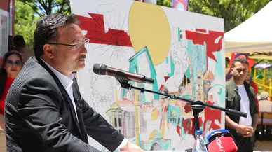 Mimar Sinan'ın eserleri, panolara çizilerek okul duvarlarını süsledi