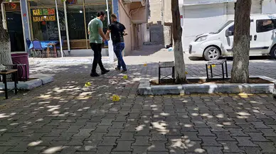 Kıraathane önünde, husumetlisi tarafından tabanca ile vuruldu
