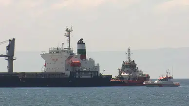 İstanbul-Bakırköy’de karaya oturan gemi için kurtarma çalışmaları devam ediyor