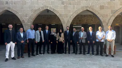 ‘Besmele-i Şerif’ temalı hat sergisi, Kültür Yolu Festivali kapsamında Van'da açıldı