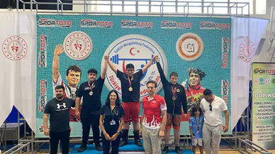 Bolu'da düzenlenen Minikler ve 15 Yaş Altı Ferdi Türkiye Halter Şampiyonası sona erdi