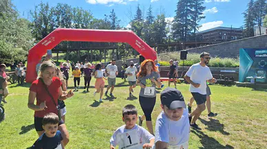Ankara'da skolyozlu çocuklar farkındalık için koştu