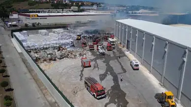Zonguldak'ta kağıt fabrikasının atık alanında çıkan yangın söndürüldü