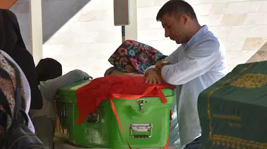 Anaokulunda hayatını kaybeden kızları Asel'in tabutunun başında gözyaşı döktüler