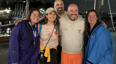 Aysu Türkoğlu ve Yasemin Altıntaş  “20 Bridges Swim" yüzüşünü tamamladı