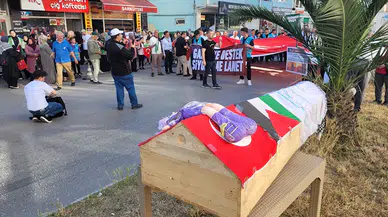 Tekkeköylüler, İsrail'in Filistin'e saldırılarını "tabutlu yürüyüş" ile protesto etti