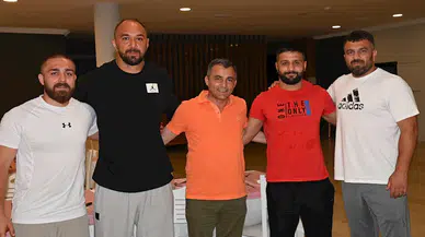 Başkan Kara'dan güreşçilere ödül