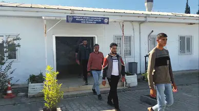 Osmaniye’de kapanla durdurulan otomobilde 5 kaçak göçmen yakalandı