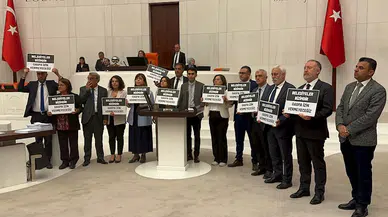 TBMM Genel Kurulu'nda DEM Partili milletvekilleri kürsüyü işgal etti 