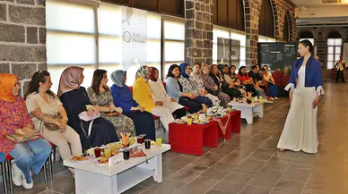 Diyarbakır’da tarihi İçkale’deki müzede defile