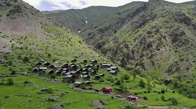 Erzurum-Rize sınırındaki zirveler doğaseverleri bekliyor