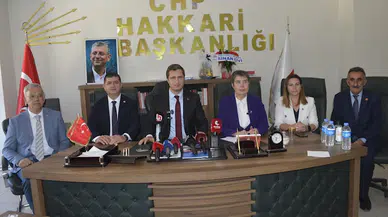 Hakkari'de DEM Partili milletvekilleri oturma eylemine devam ediyor; yürüyüşe müdahale (4)