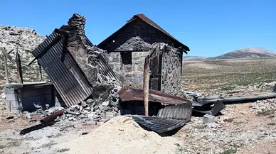 Mersin'de arıcıların barınakları yakıldı