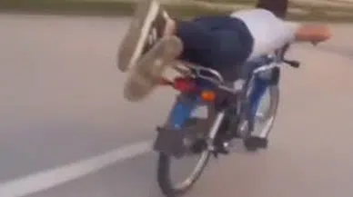 Motosikletle tehlikeli hareketler yapan 2 sürücüye 3 bin 576 lira ceza