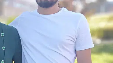 Otomobil, bariyerlere çarptı: 2 ölü