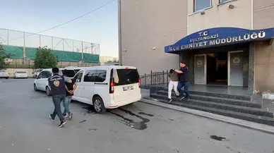 İstanbul- Sultangazi'de bir kişiyi parkta ailesinin gözü önünde silahla yaralayan şüpheliler tutuklandı