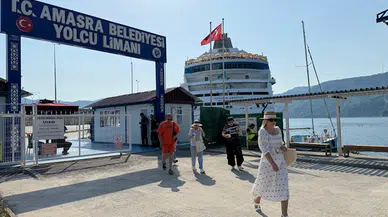 "Astoria Grande" kruvaziyeri 788 yolcusuyla Amasra'da demirledi