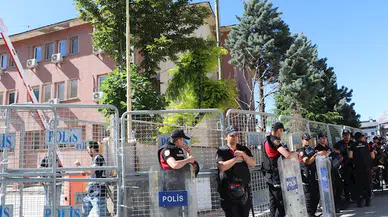 İçişleri Bakanlığı'nın görevden aldığı Akış, hakim karşısında (2)