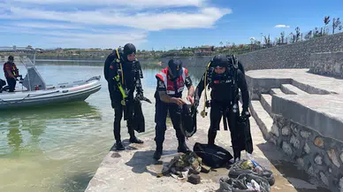 Jandarma SAK timleri, 'Dünya Çevre Günü'nde baraj gölünde atık topladı